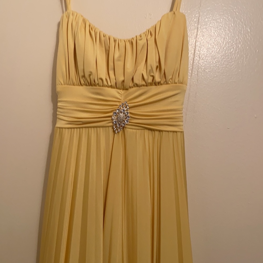 Dress - Picture 2 of 4